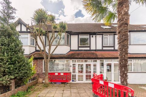 10 Hazel Close, Mitcham, CR4 1RD