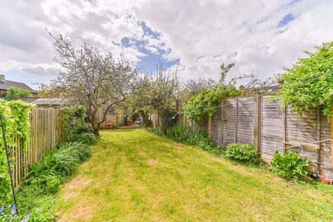 10 Hazel Close, Mitcham, CR4 1RD