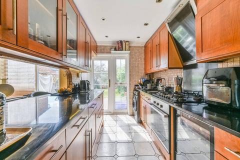 10 Hazel Close, Mitcham, CR4 1RD