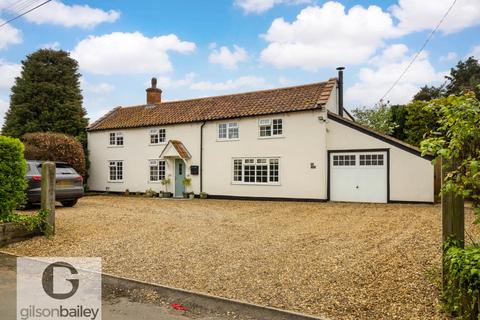 4 bedroom detached house for sale, Cuttons Corner, Norwich NR13