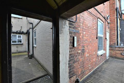 Studio to rent, Swan Court, Northampton NN1