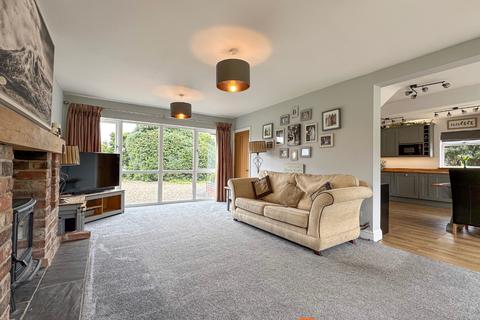32 Beacon Heights, Newark, NG24 2JS