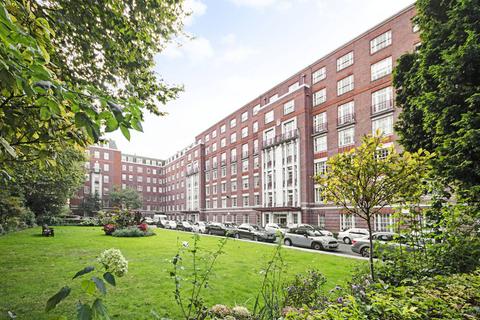4 bedroom flat to rent, Finchley Road, St John's Wood, London, NW8