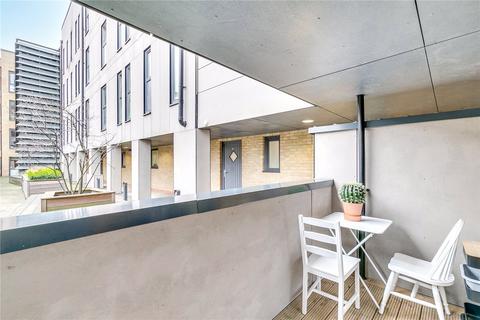 1 bedroom apartment for sale, Cubitt Apartments, 36 Chatfield Road, London, SW11