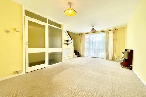 2 bedroom maisonette to rent, Hillbrow, Reading, Berkshire, RG2