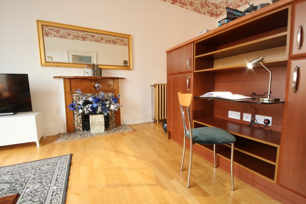 5260-20210519110151-lounge2