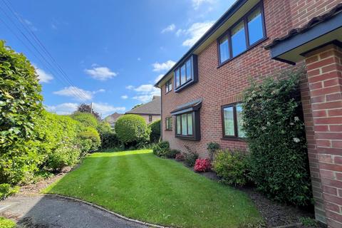 2 bedroom ground floor flat for sale, Ashton Court, Herbert Road, New Milton, Hampshire. BH25 6BX