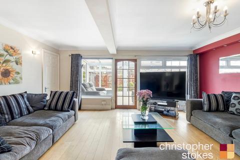 107 Wheatcroft, Cheshunt, Waltham Cross, EN7 6JT