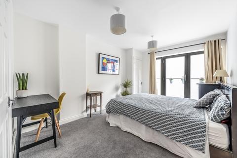 2 bedroom flat to rent, Brookbank Road Lewisham SE13