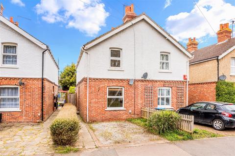 2 bedroom semi-detached house for sale, Station Road, Lingfield RH7