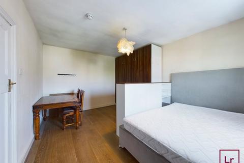 6 bedroom property to rent, Clarendon Gardens, Wembley, HA9
