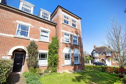 2 bedroom ground floor maisonette for sale, Inglis Road, Colchester CO3