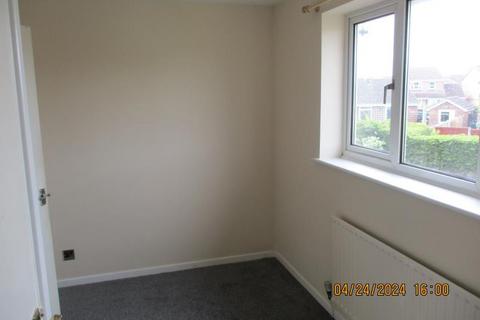 2 bedroom terraced house to rent, Dorking Crescent, Clacton On Sea, Essex, CO16 8FQ