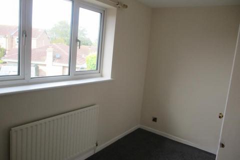 2 bedroom terraced house to rent, Dorking Crescent, Clacton On Sea, Essex, CO16 8FQ
