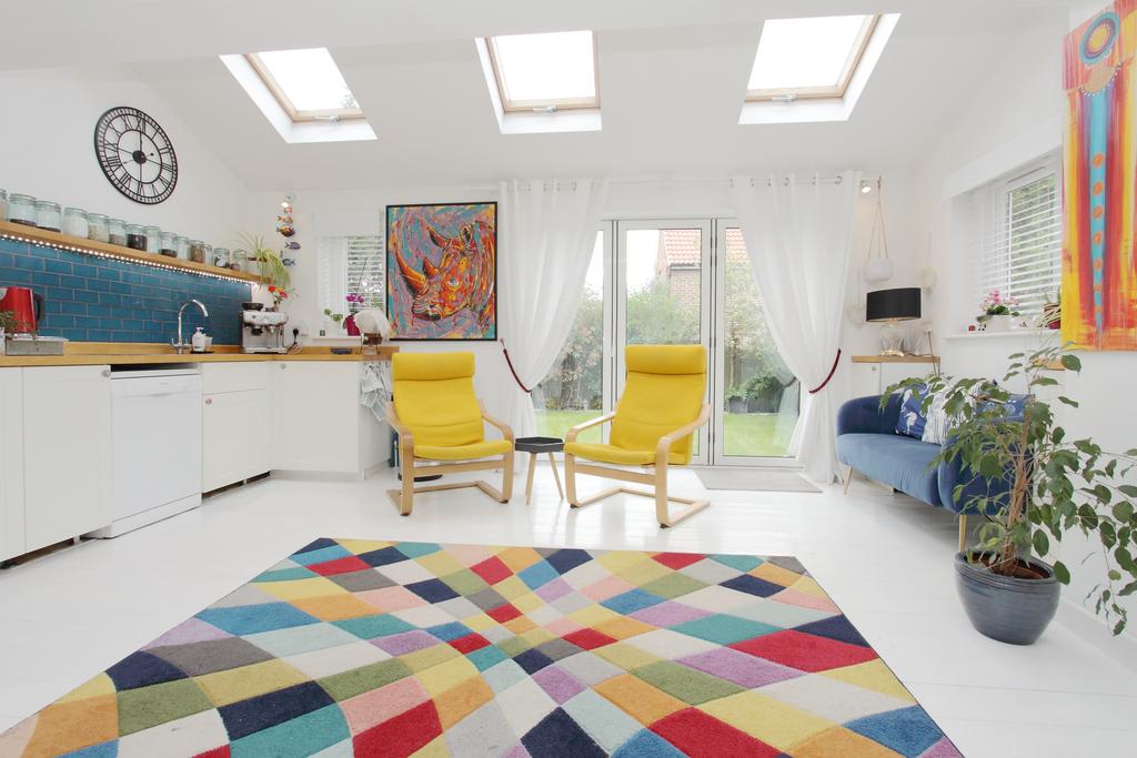 Leigh Gardens, Andover, SP10 3 bed detached house for sale £465,000