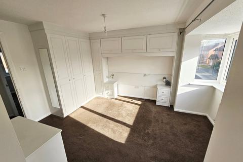 3 bedroom detached house to rent, Helmsley Close, Bewsey, Warrington, WA5