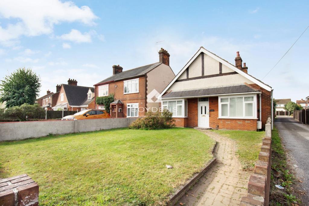 Mersea Road, Colchester CO2 3 bed detached bungalow for sale £315,000