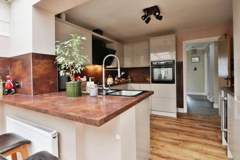 8 Chestnut Garth, Burton Pidsea, Hull, HU12 9DA