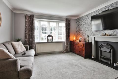 8 Chestnut Garth, Burton Pidsea, Hull, HU12 9DA