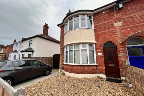5 bedroom house to rent, Malmesbury Park Road, Bournemouth,
