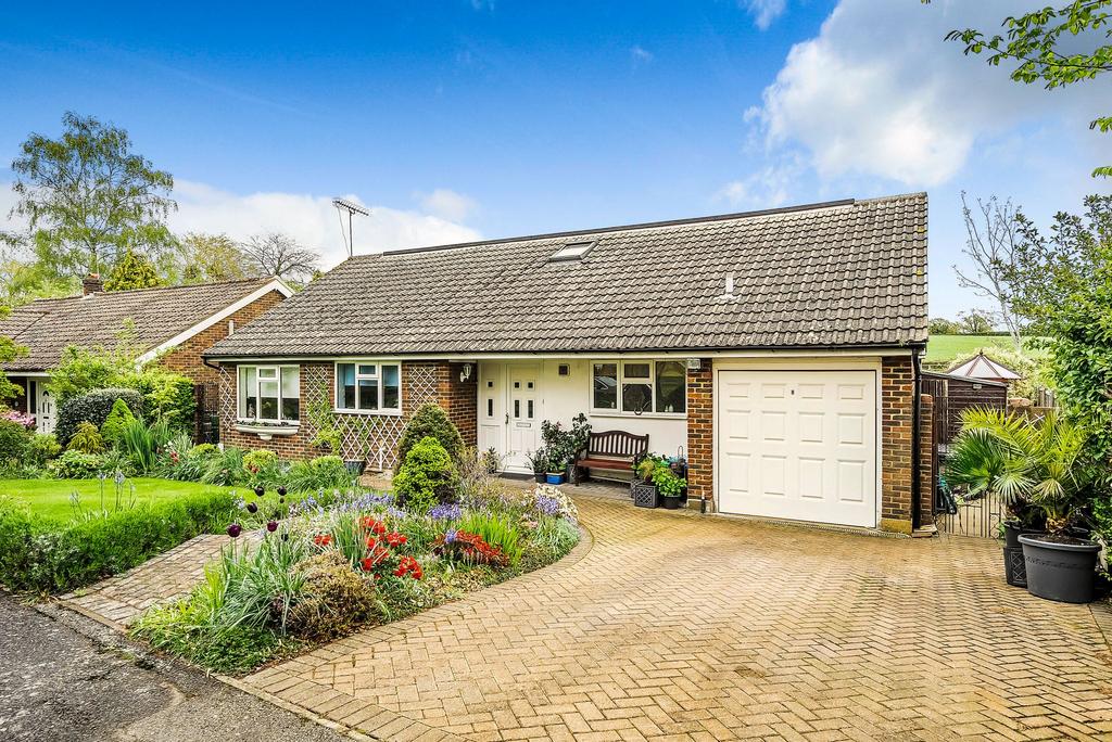 Ashtead, Ashtead KT21 4 bed chalet for sale £995,000