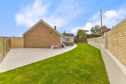 8 Orchard Close, Whitfield, Dover, CT16 3LD