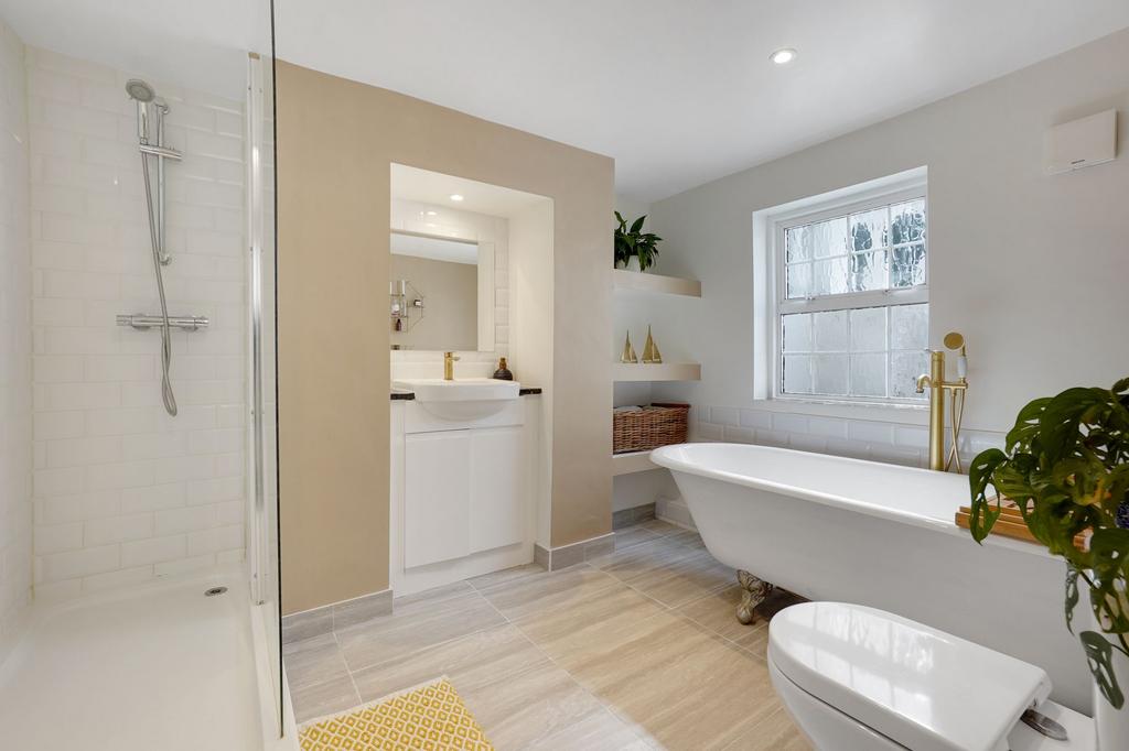 Contemporary bathroom