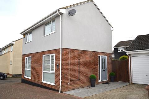 3 bedroom detached house for sale, Croft Court, Springfield, Chelmsford