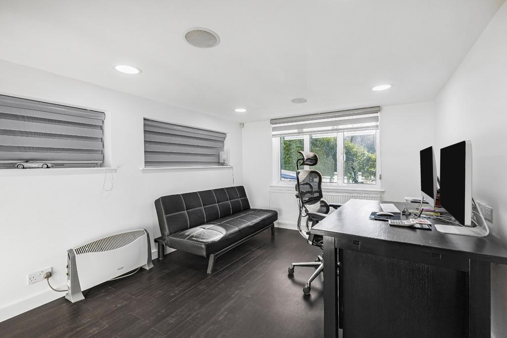 Bedroom 4/Office