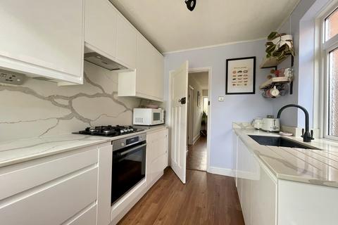 92 Buddle Lane, Exeter, EX4 1JJ