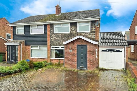 3 bedroom semi-detached house for sale, Derrymore Road, Willerby, Hull, HU10 6ET