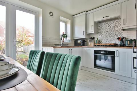 3 bedroom terraced house for sale, Brockwell Park, Kingswood, Hull, HU7 3FH