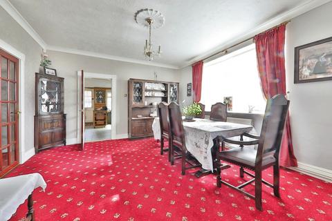 4 bedroom detached house for sale, Greens Lane, Wawne, Hull, East Riding of Yorkshire, HU7 5XT
