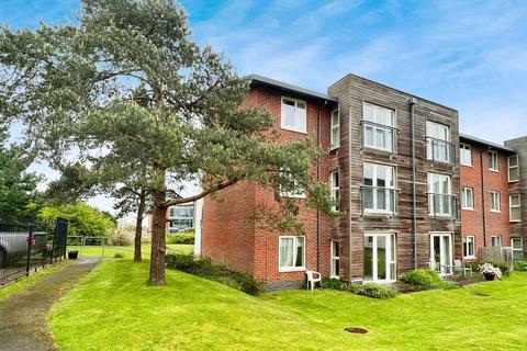 1 bedroom retirement property for sale, Forest Close, Wexham SL2