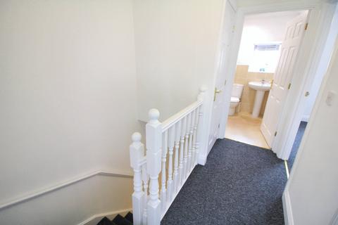 3 bedroom end of terrace house to rent, Robert Norgate Close, Horstead NR12