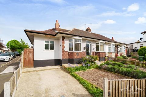 3 bedroom bungalow for sale, Abbs Cross Lane, Hornchurch