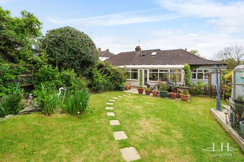 3 bedroom bungalow for sale, Abbs Cross Lane, Hornchurch