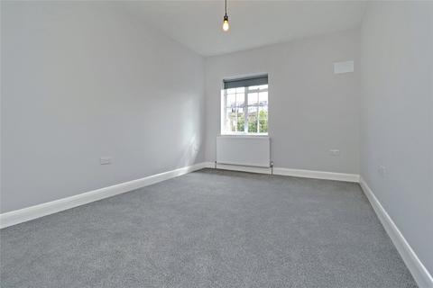 3 bedroom flat for sale, Chandos Court, The Green, Southgate, London, N14