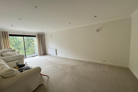 2 bedroom apartment to rent, Gower Road, Weybridge, KT13 0HA