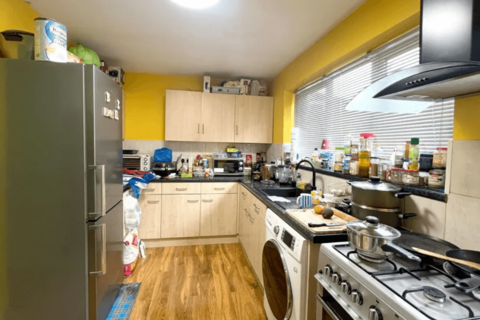 3 bedroom end of terrace house to rent, High Wycombe, HP13