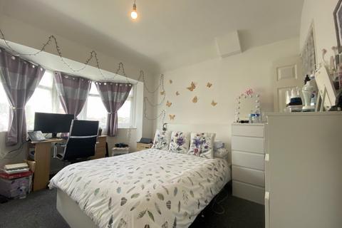 2 bedroom semi-detached house to rent, Hillside Crescent, Harrow HA2