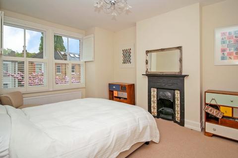 4 bedroom semi-detached house to rent, Parkcroft Road, Lee, London SE12