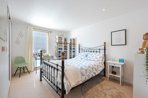 2 bedroom flat for sale, Wingate Square, London SW4