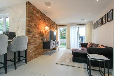 4 bedroom detached house for sale, Crescent Road, Leigh-On-Sea, Essex, SS9