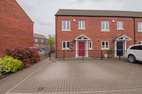 3 bedroom end of terrace house for sale, Windlass Close, Loughborough