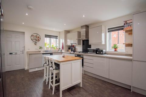 3 bedroom end of terrace house for sale, Windlass Close, Loughborough