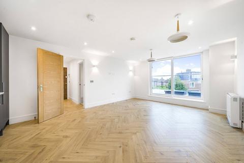 Flat 2, 21 Walton Way, London, W3 0AW