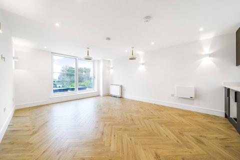 Flat 2, 21 Walton Way, London, W3 0AW