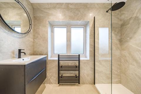Flat 2, 21 Walton Way, London, W3 0AW