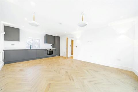 Flat 2, 21 Walton Way, London, W3 0AW